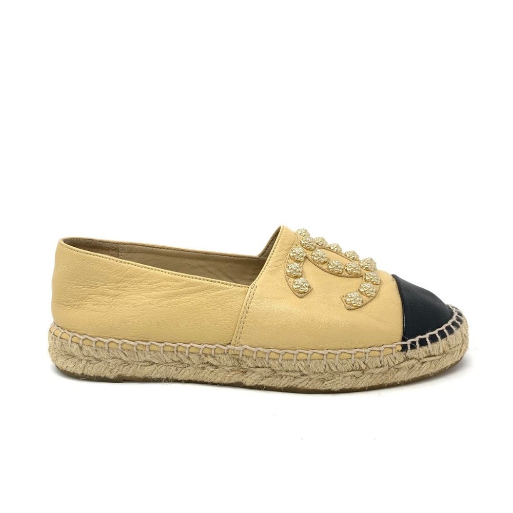 ❌SOLD❌Chanel Embellished CC Espadrilles - Picture 2 of 7
